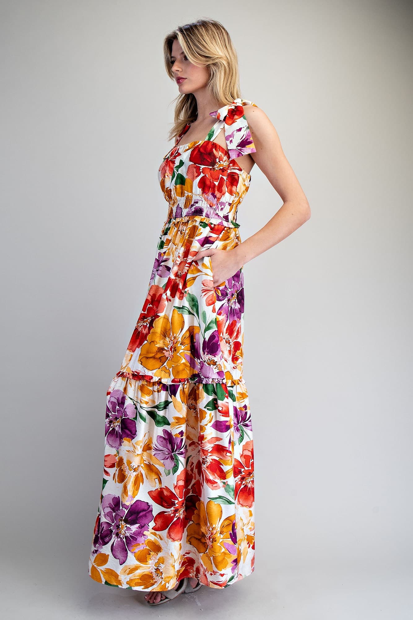 DK14806 - FLAME ORCHID