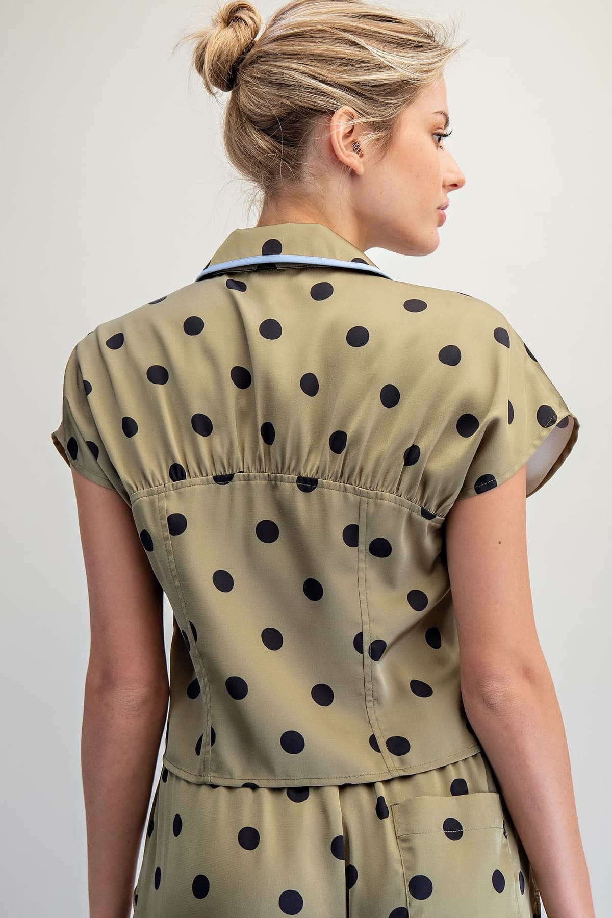 TH15620 - OLIVE