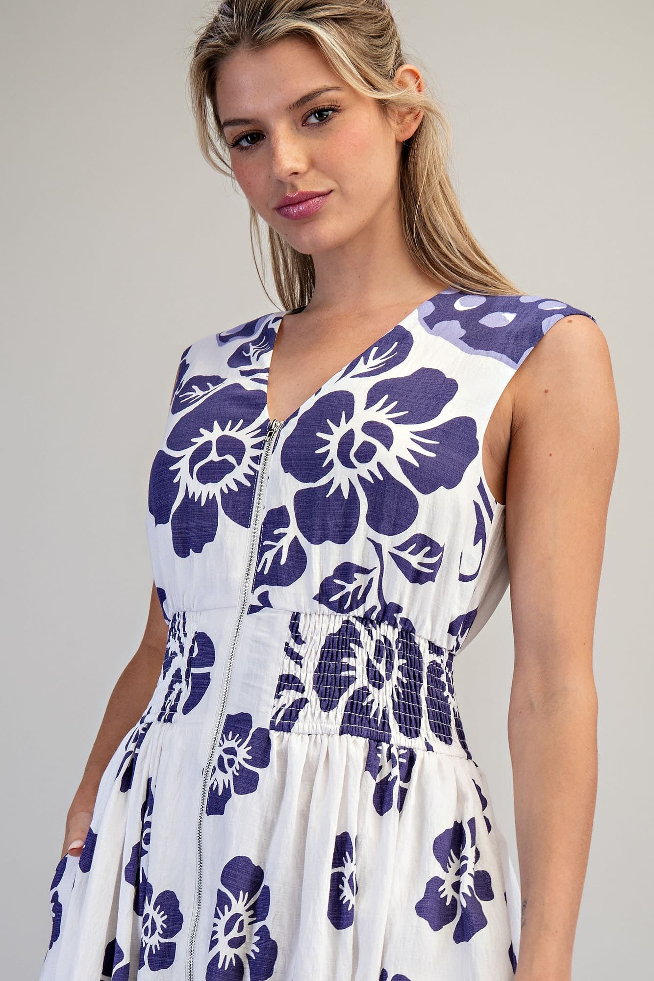DH15555 - GRAPE