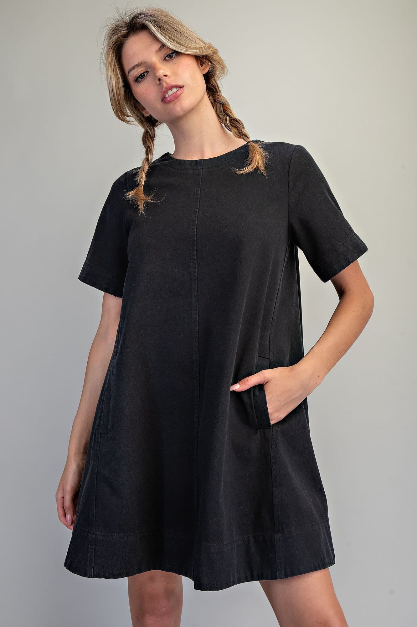 DK16244 - ASH BLACK