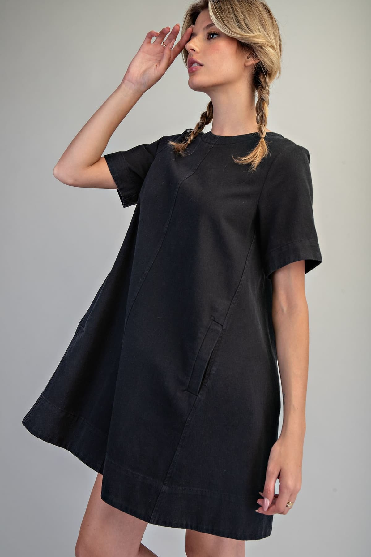 DK16244 - ASH BLACK