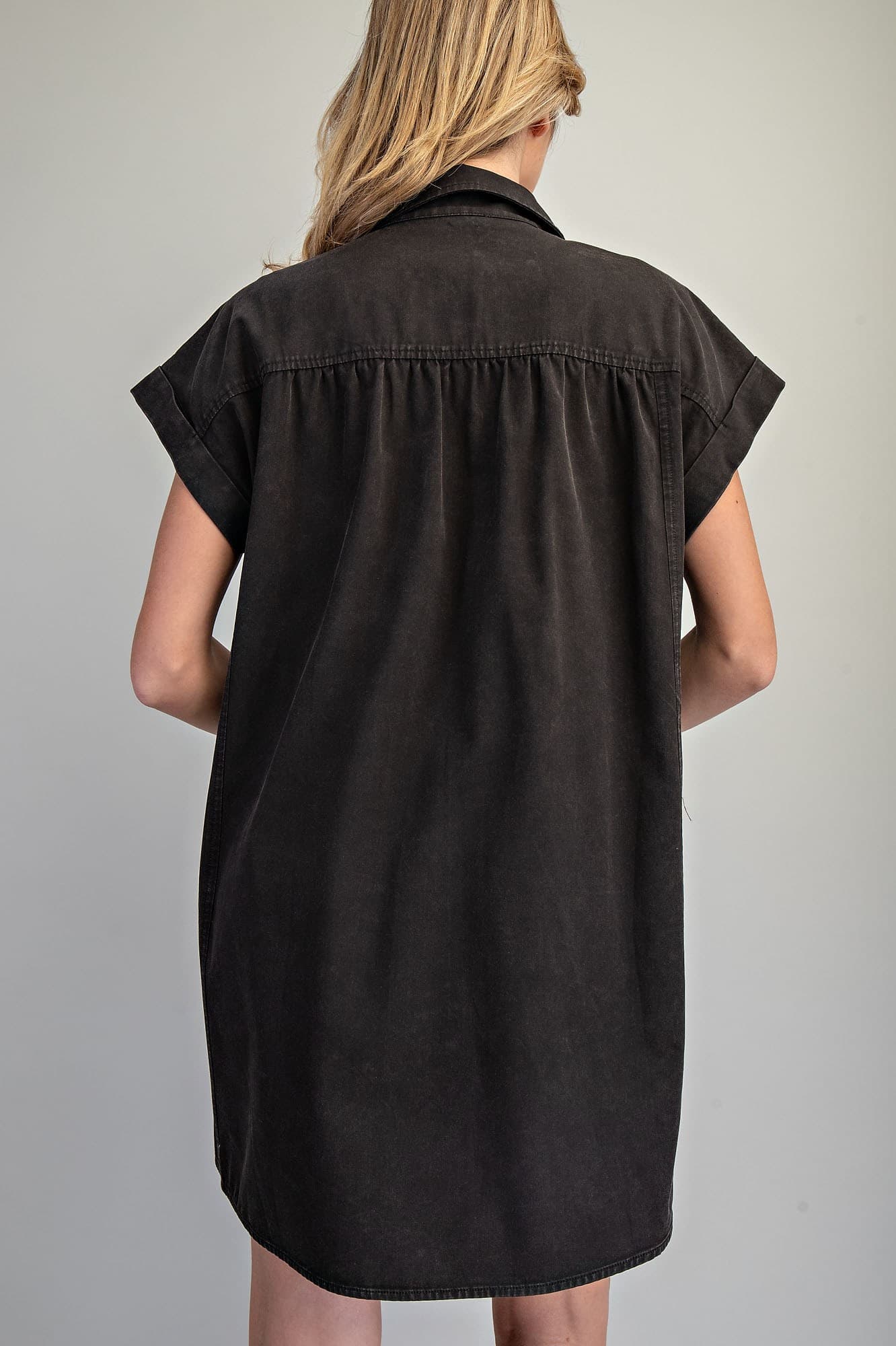 DH15726 - ASH BLACK
