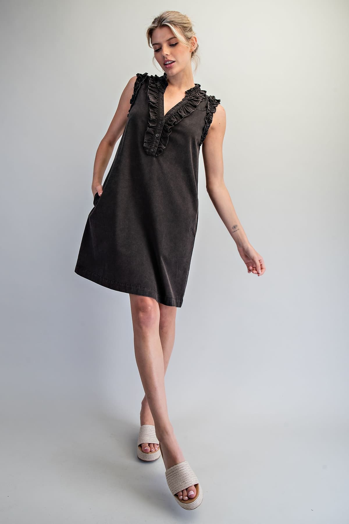 DK16418 - ASH BLACK