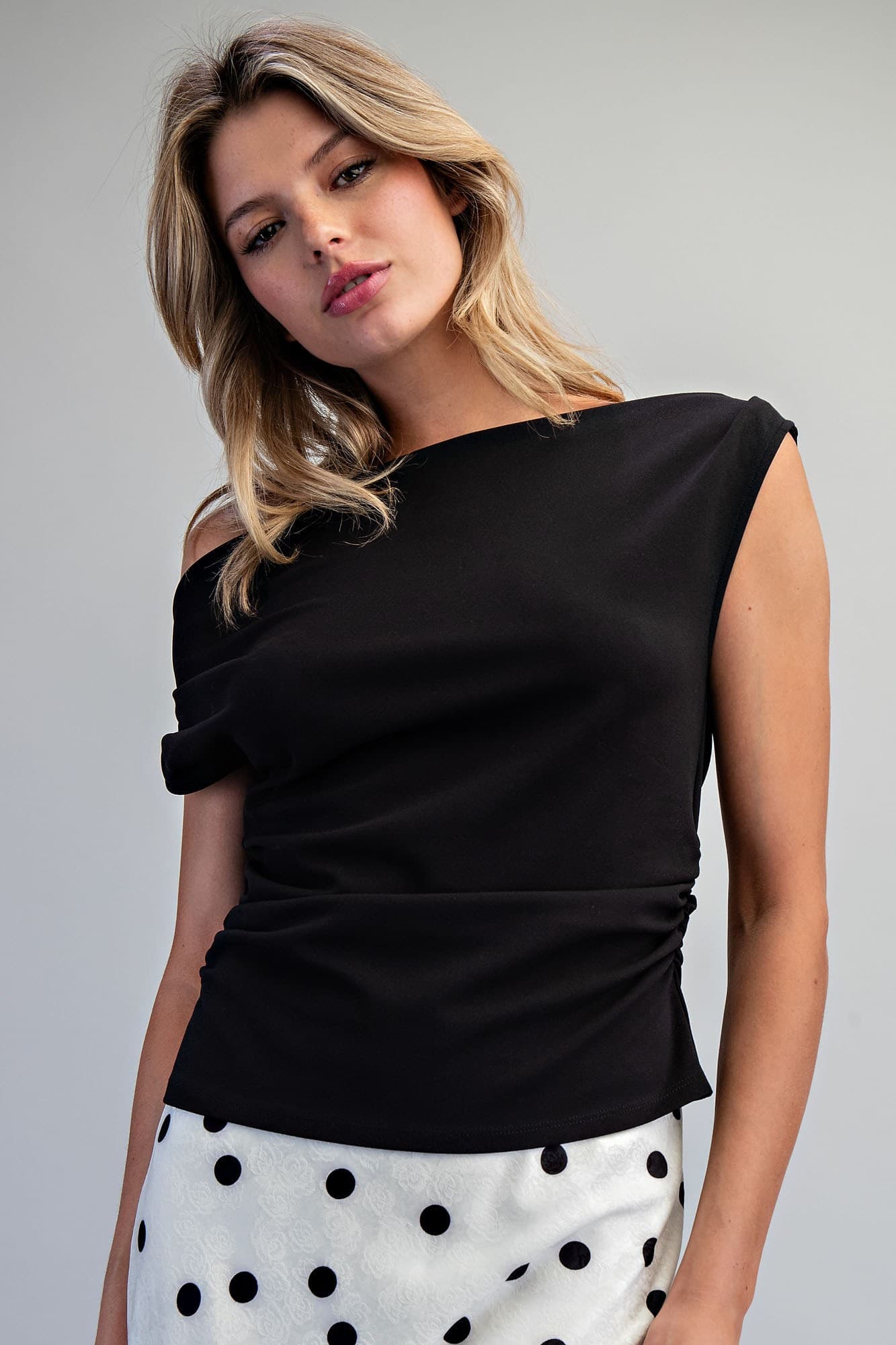 TK16392 - BLACK