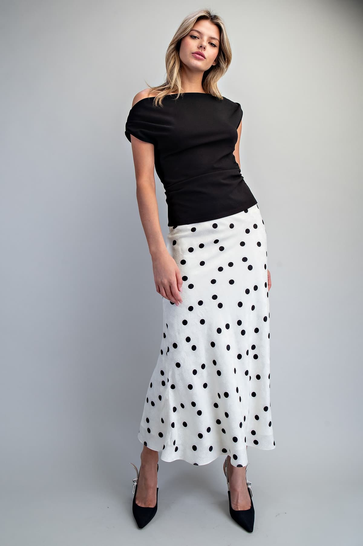 TK16392 - BLACK