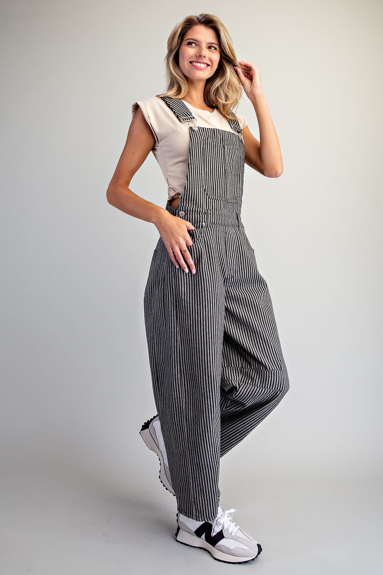 BK16720 - ASH BLACK