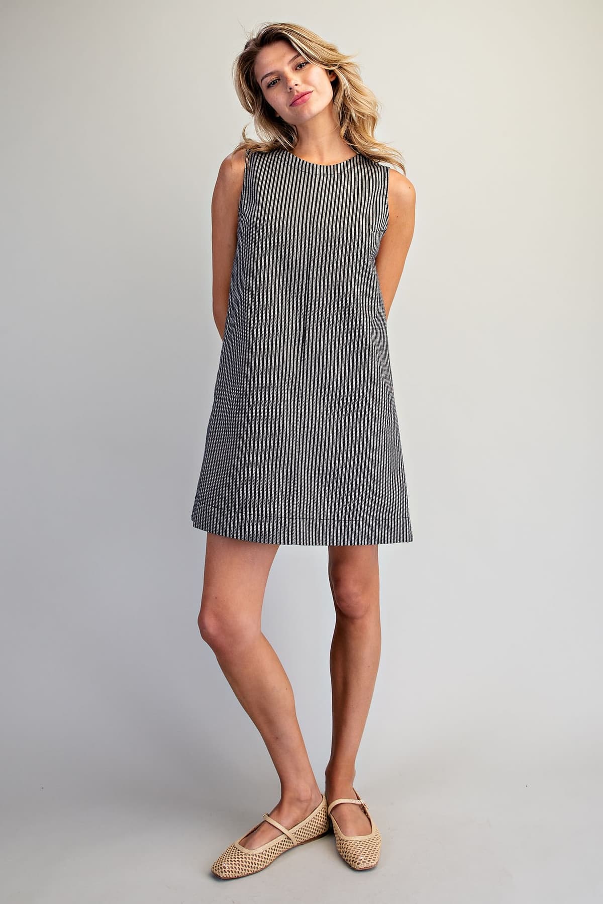 DK16721 - ASH BLACK