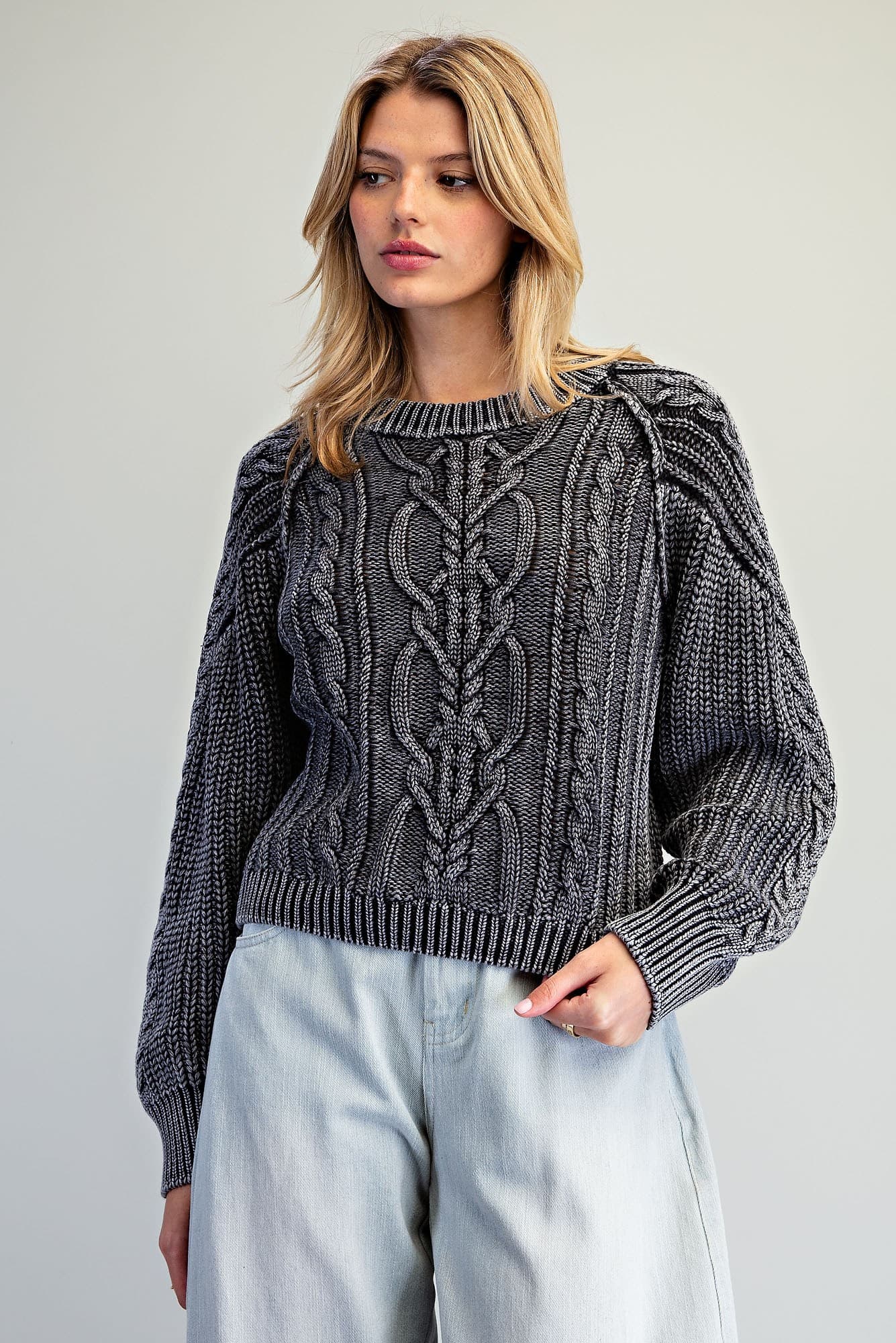 SH17084 - ASH BLACK
