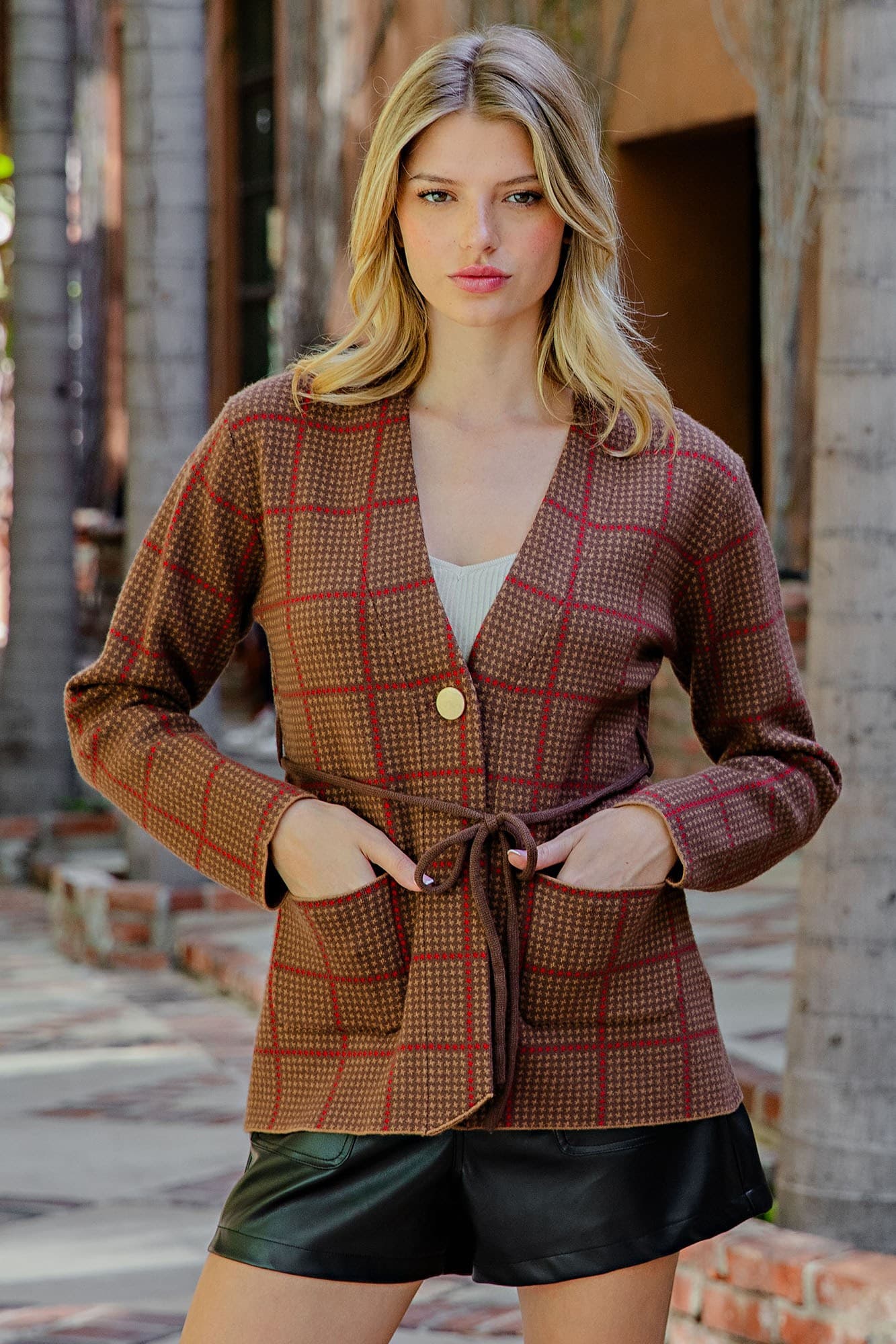 SJH15860 - WALNUT