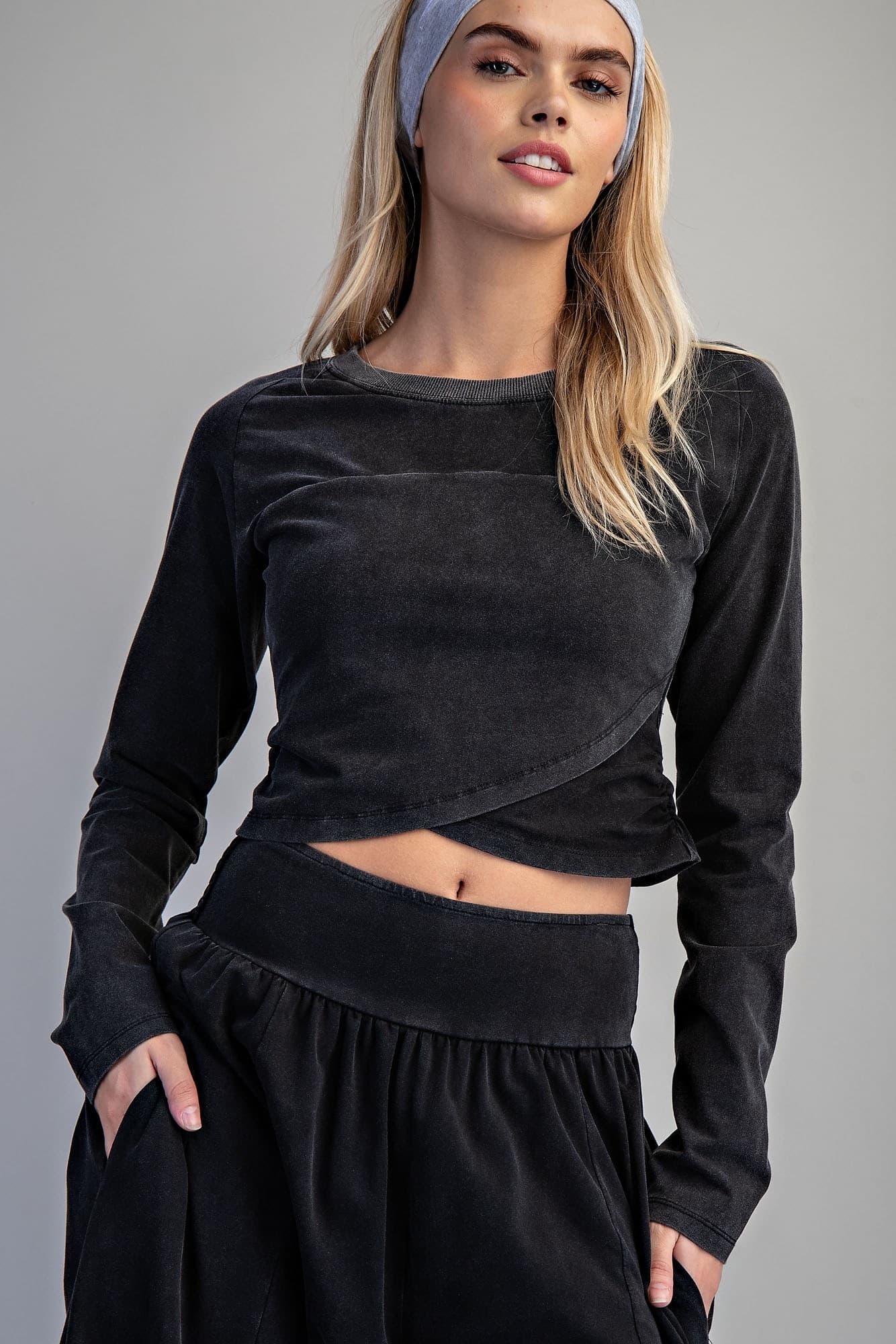 TK16177 - JET BLACK