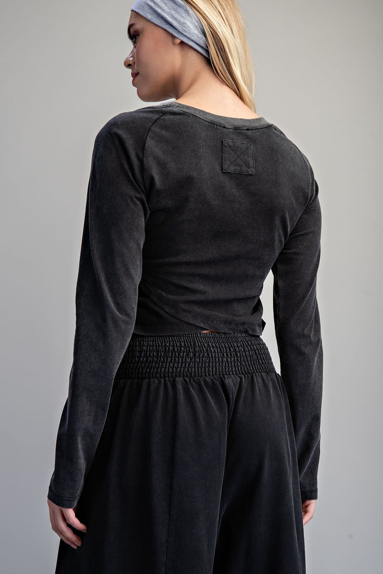 TK16177 - JET BLACK