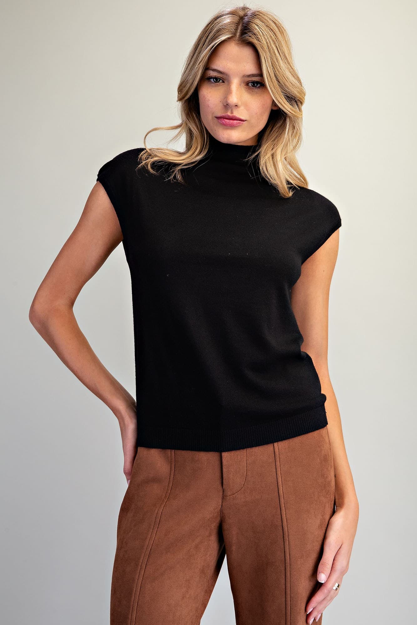 SK16266 - BLACK
