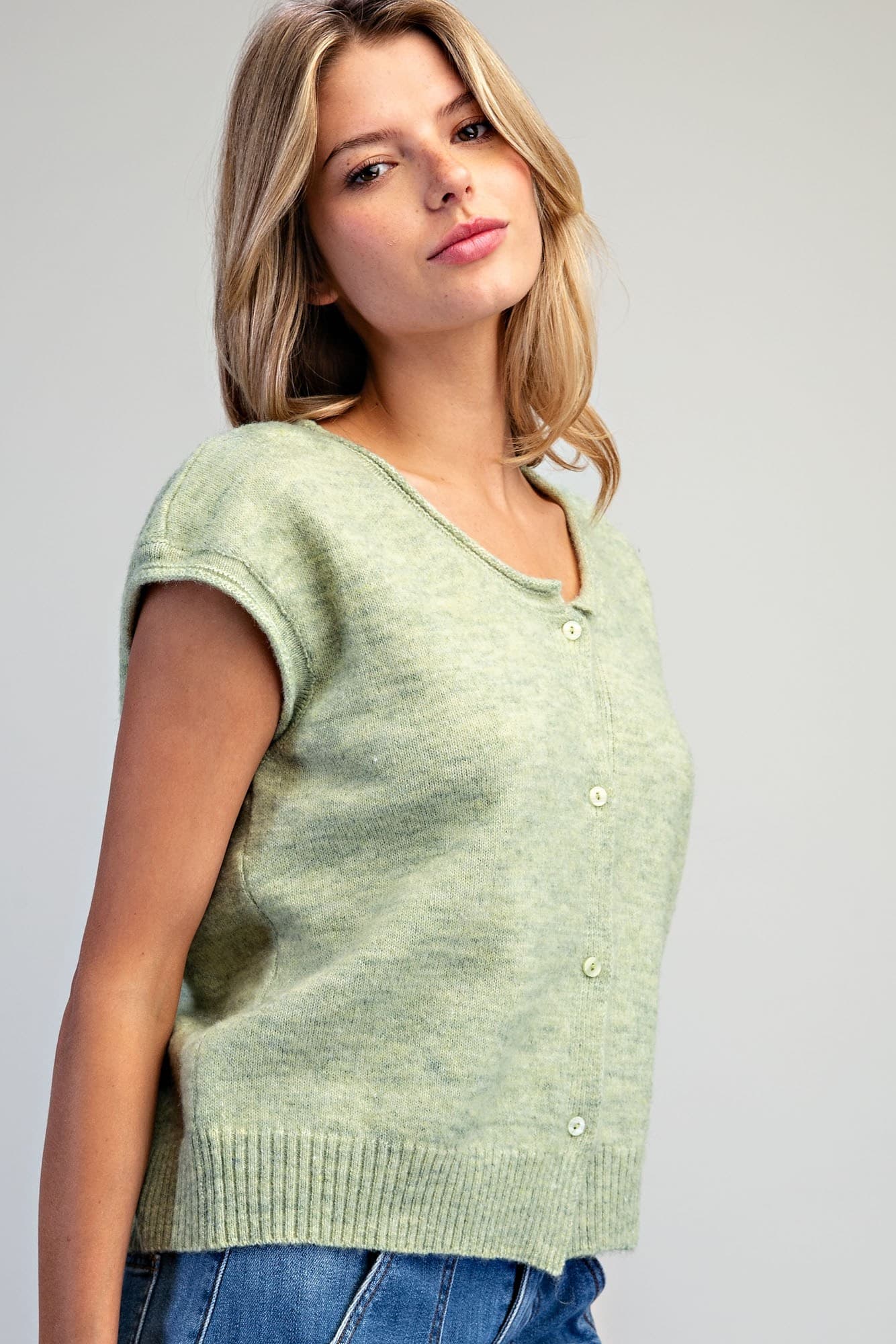 SJK16611 - AVOCADO
