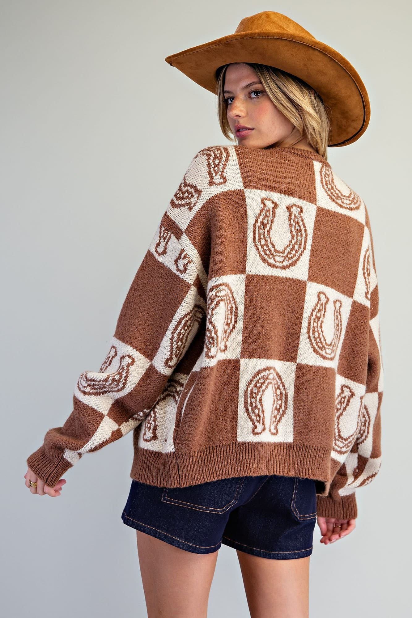 SJH17049 - WALNUT