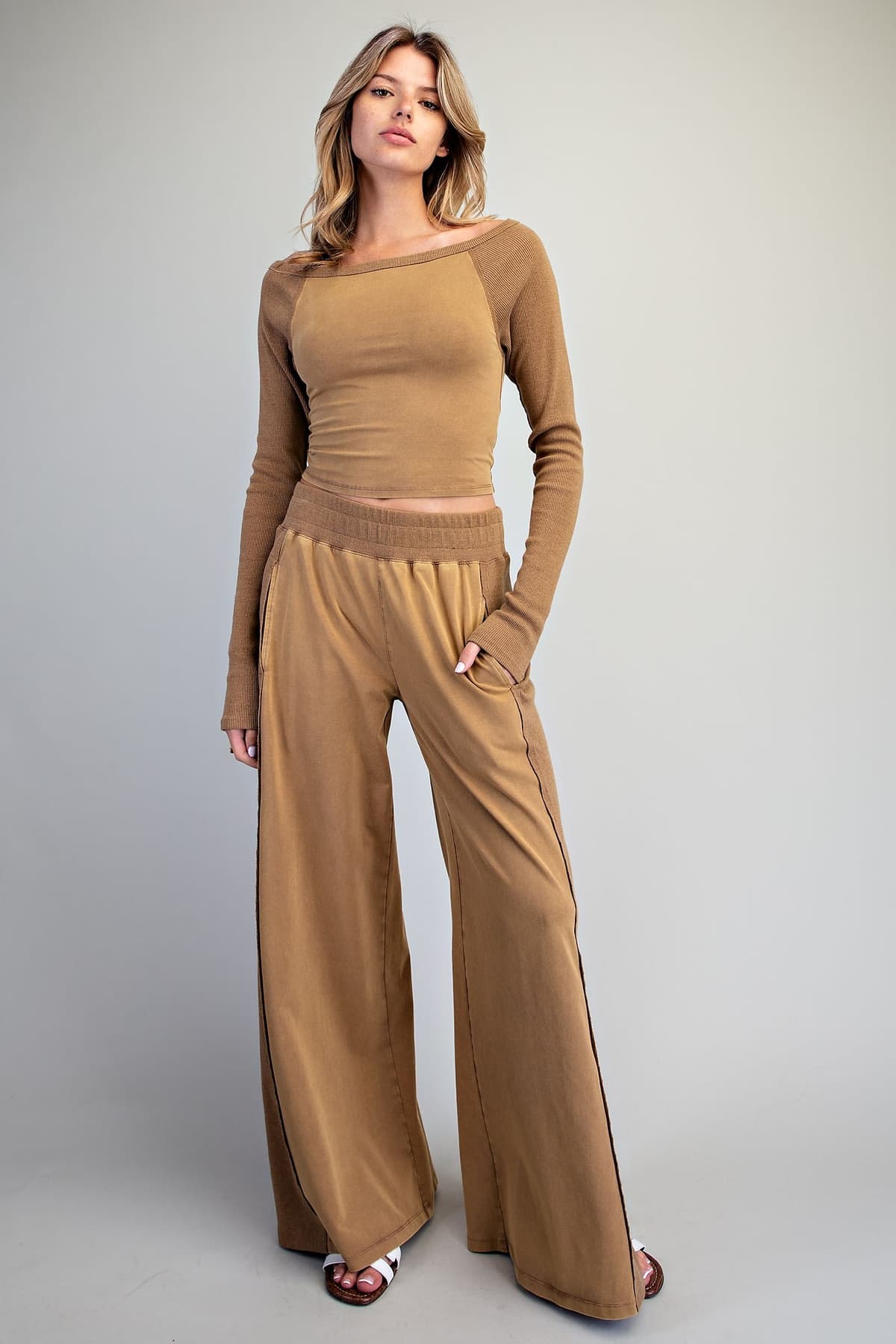 TK16569 - WALNUT