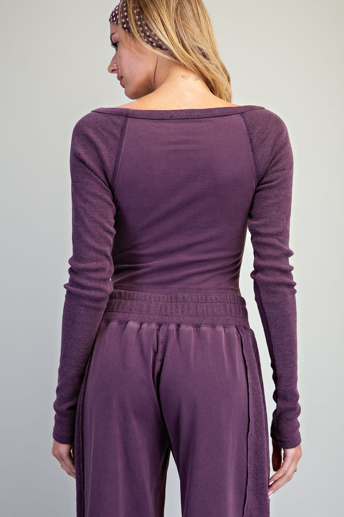 TK16569 - PLUM