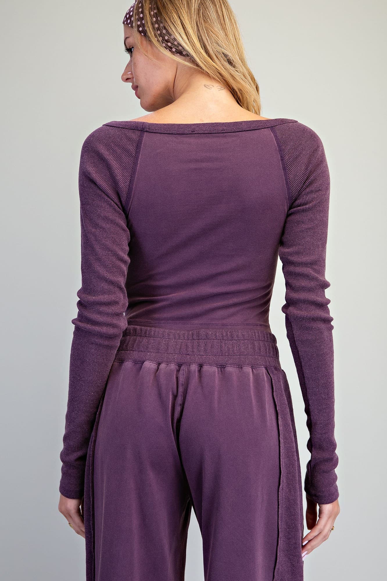 TK16569 - PLUM