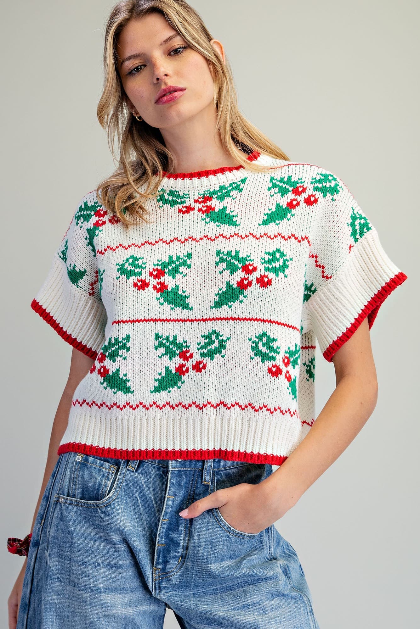 SH15687 - HOLLY RED