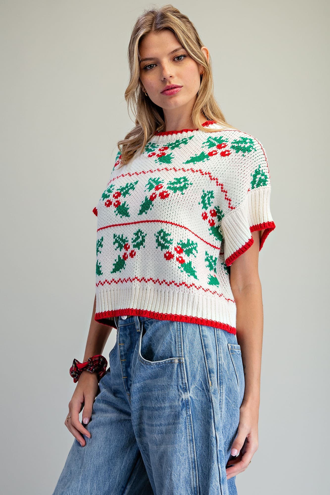 SH15687 - HOLLY RED
