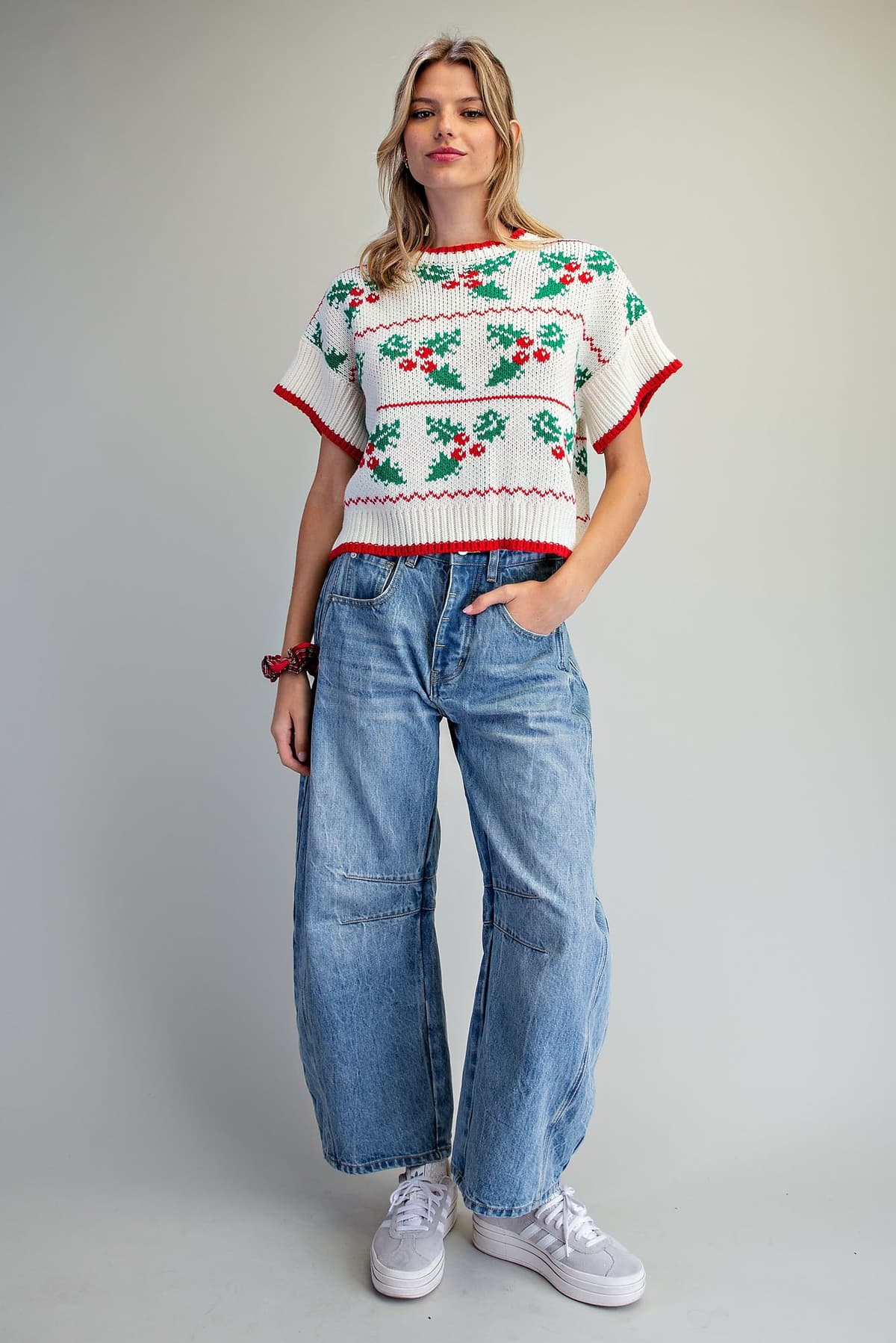 SH15687 - HOLLY RED