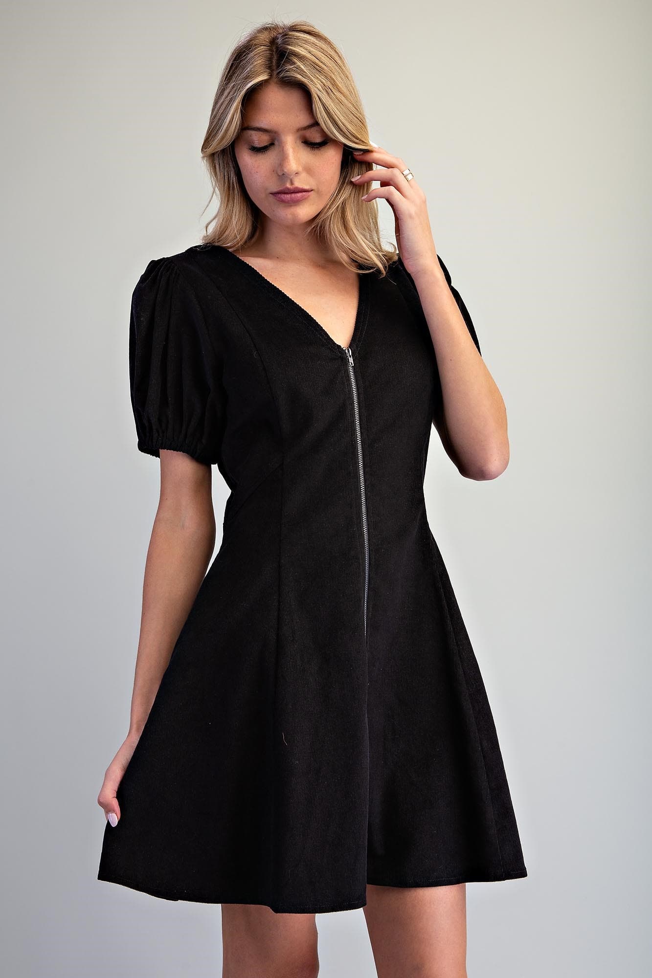 DH15881 - BLACK