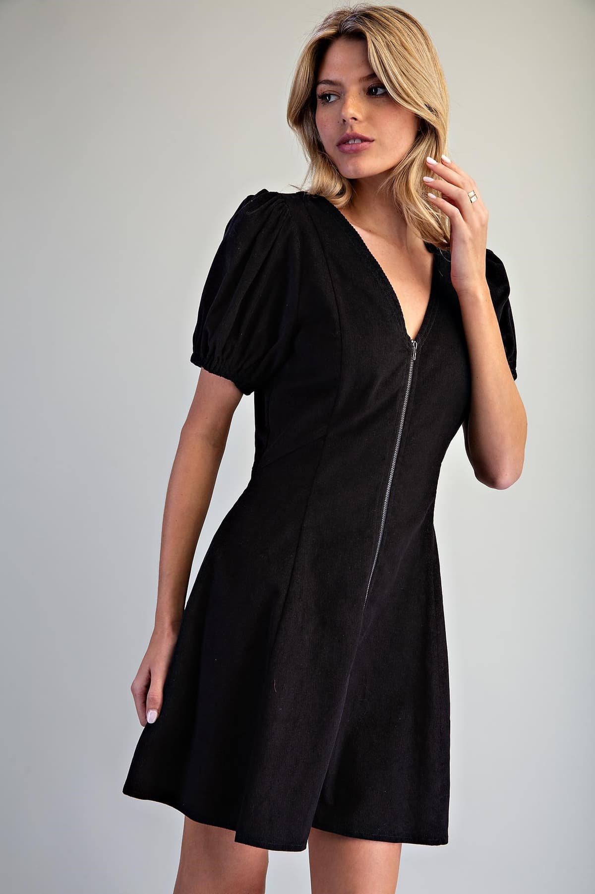 DH15881 - BLACK