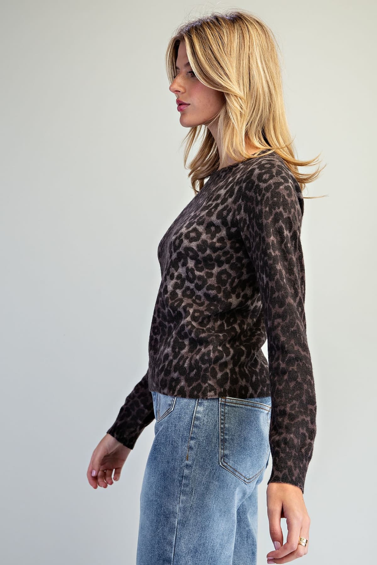 SK16388 - ASH BLACK