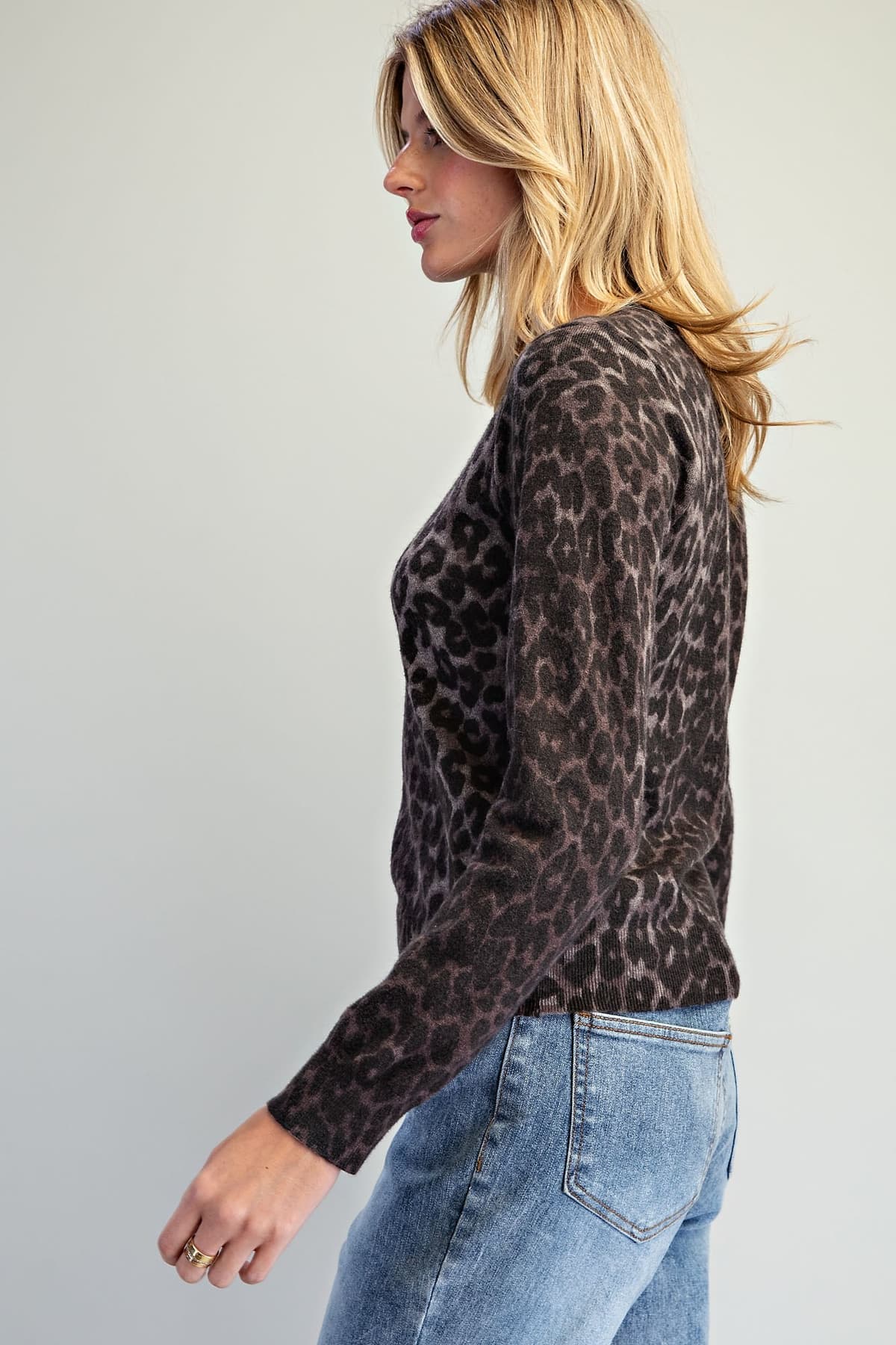 SK16388 - ASH BLACK