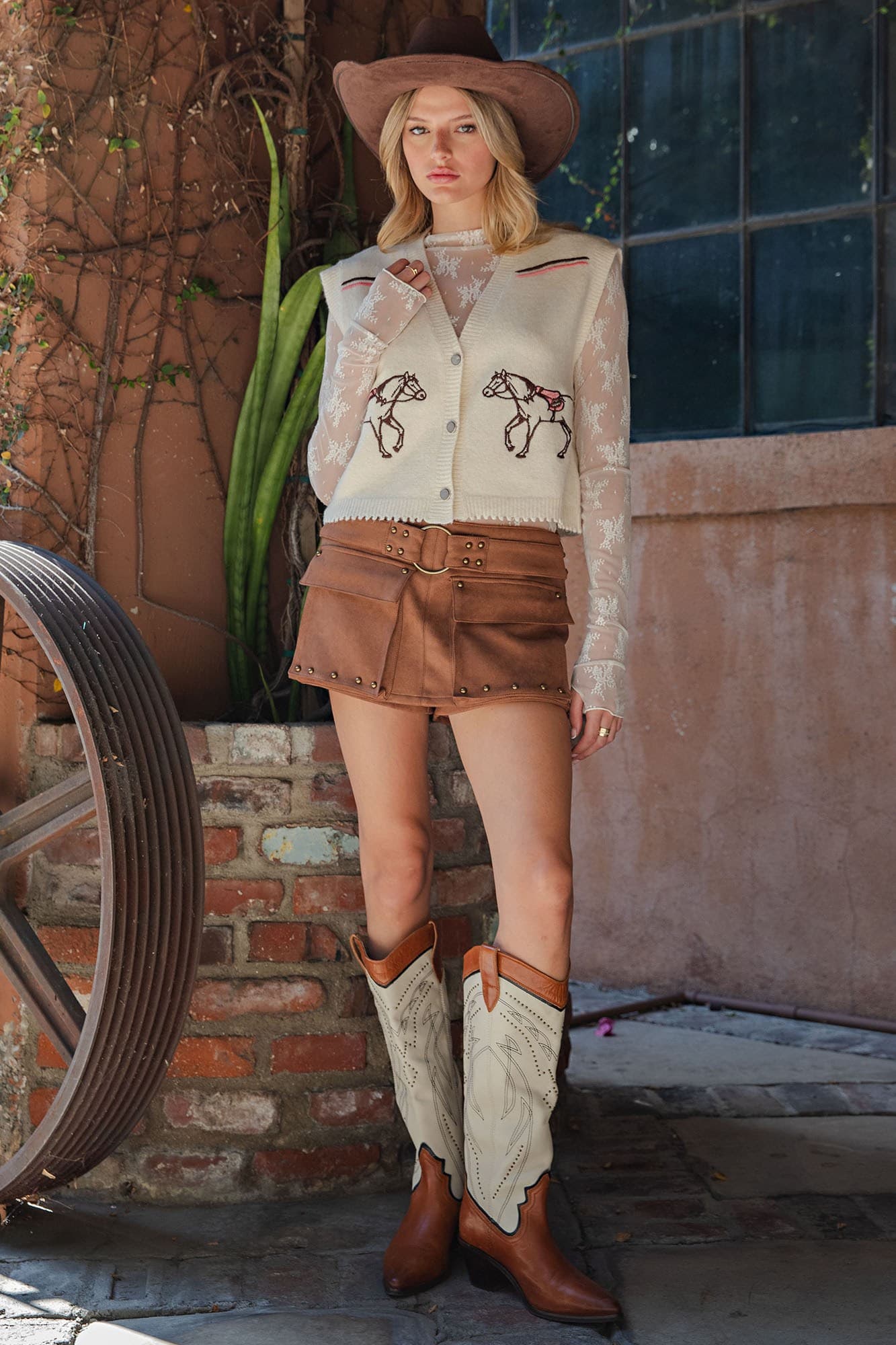 SJH15932 - ALMOND MILK