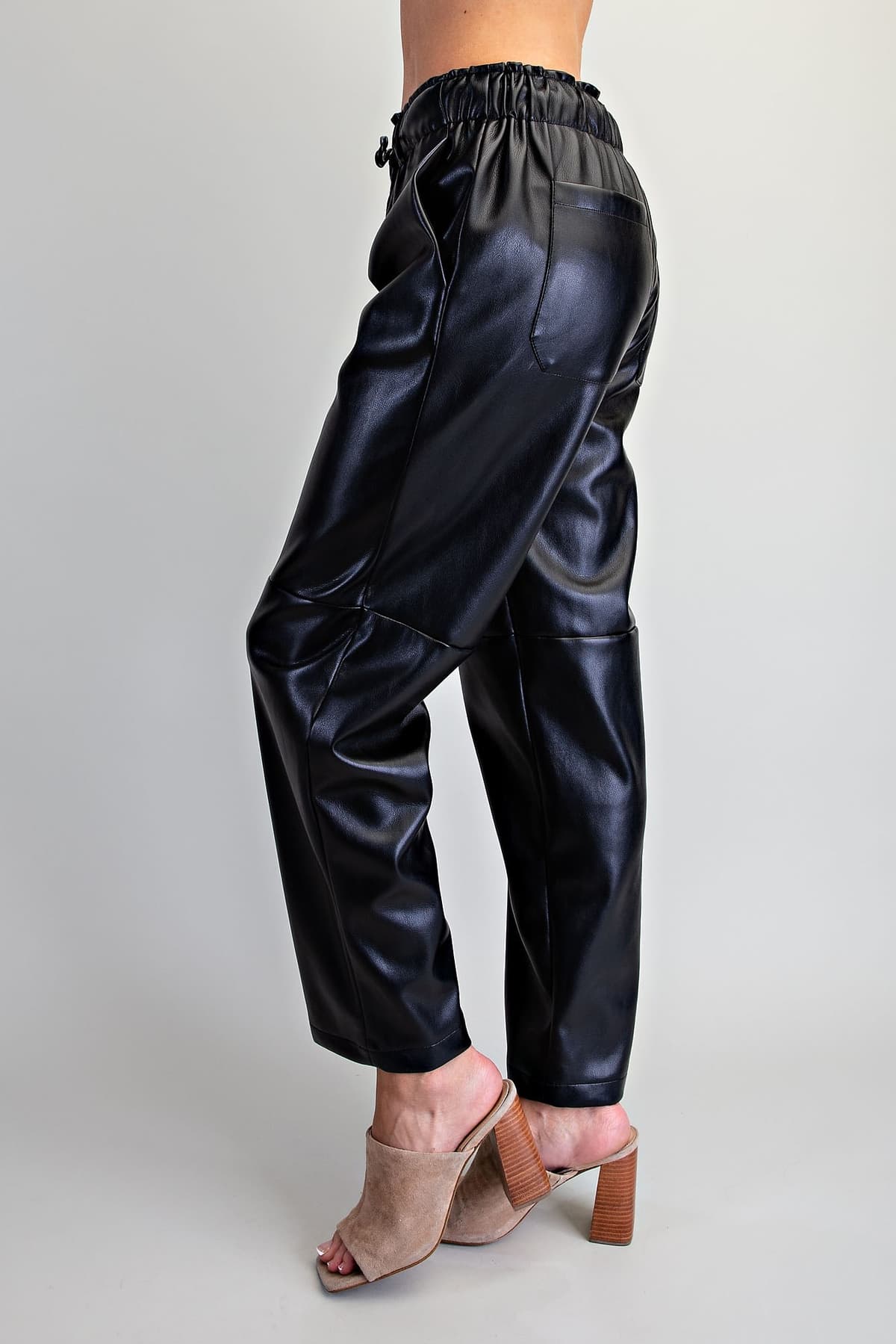 PK16662 - BLACK