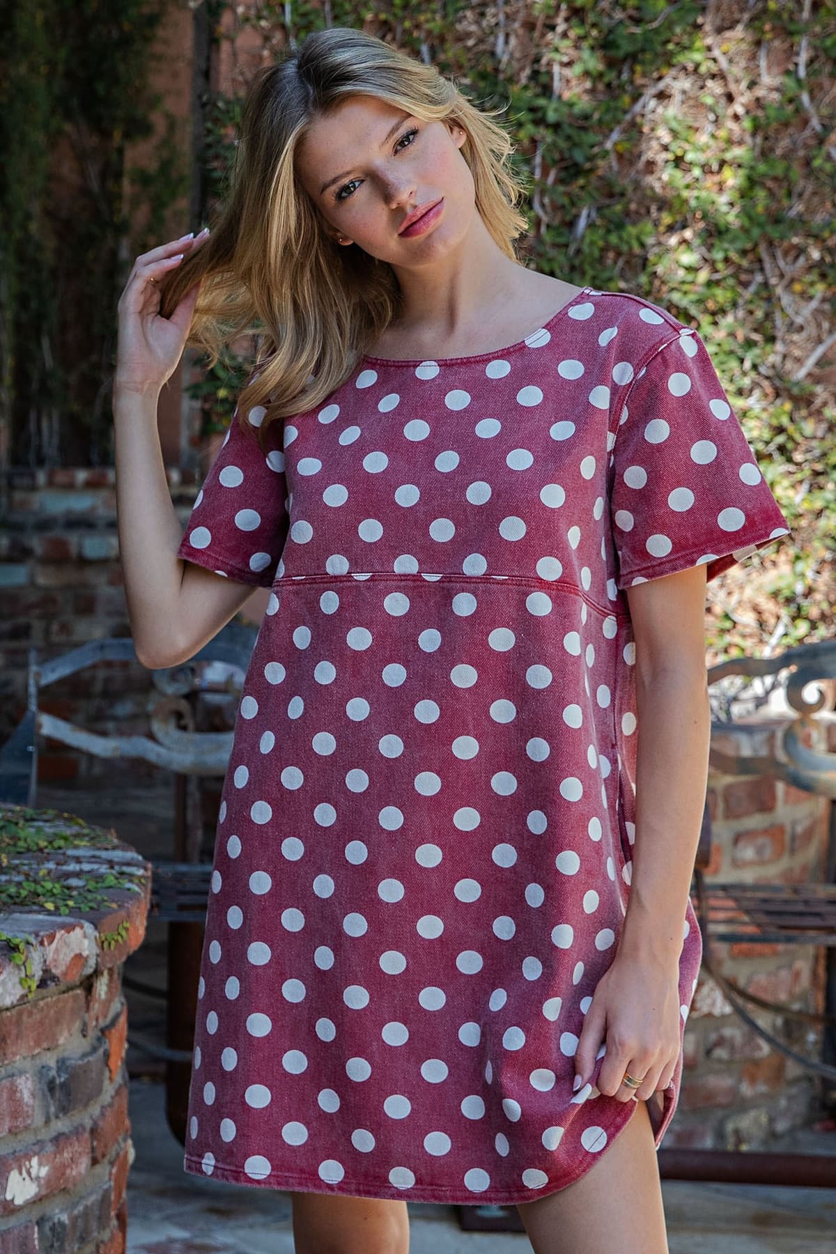 DK16748 - CHERRY RED