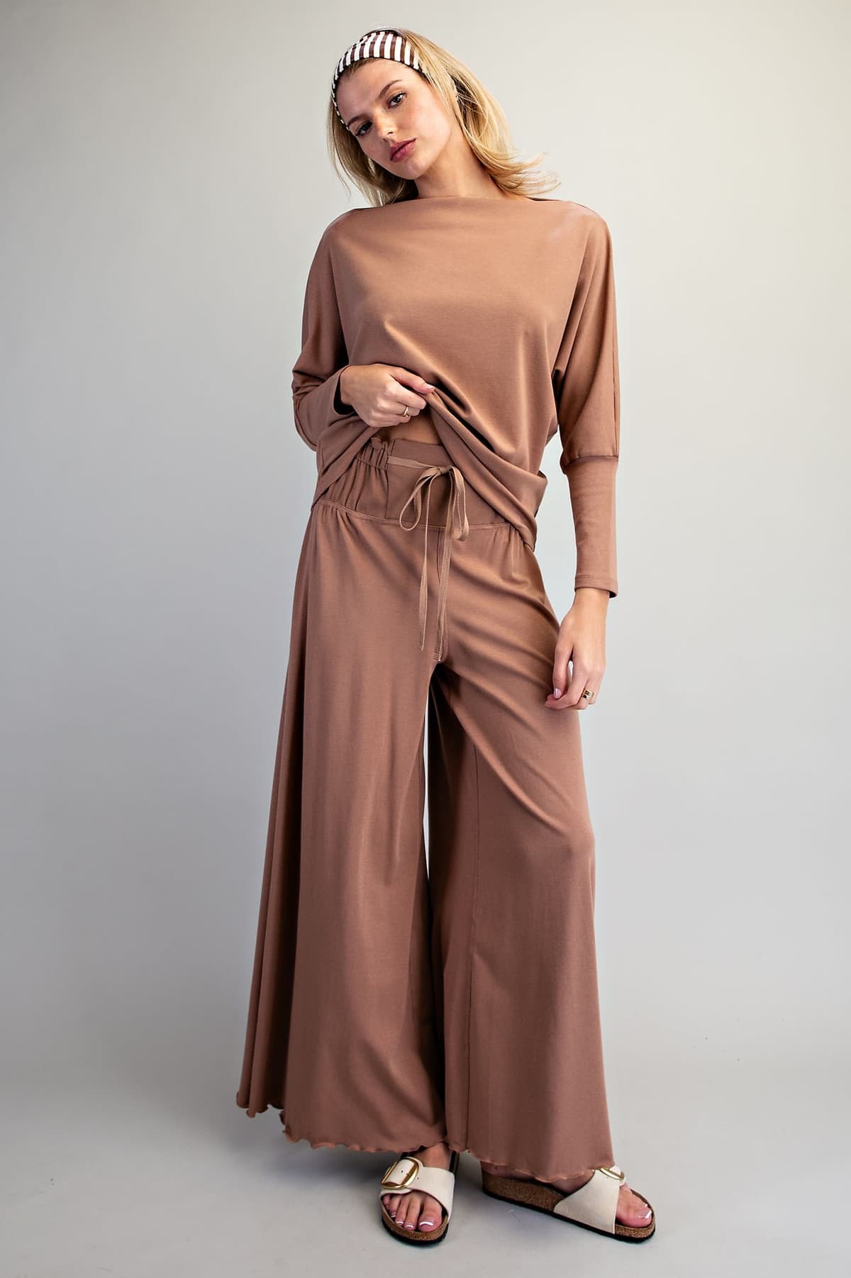 TK16999 - TOASTED ALMOND