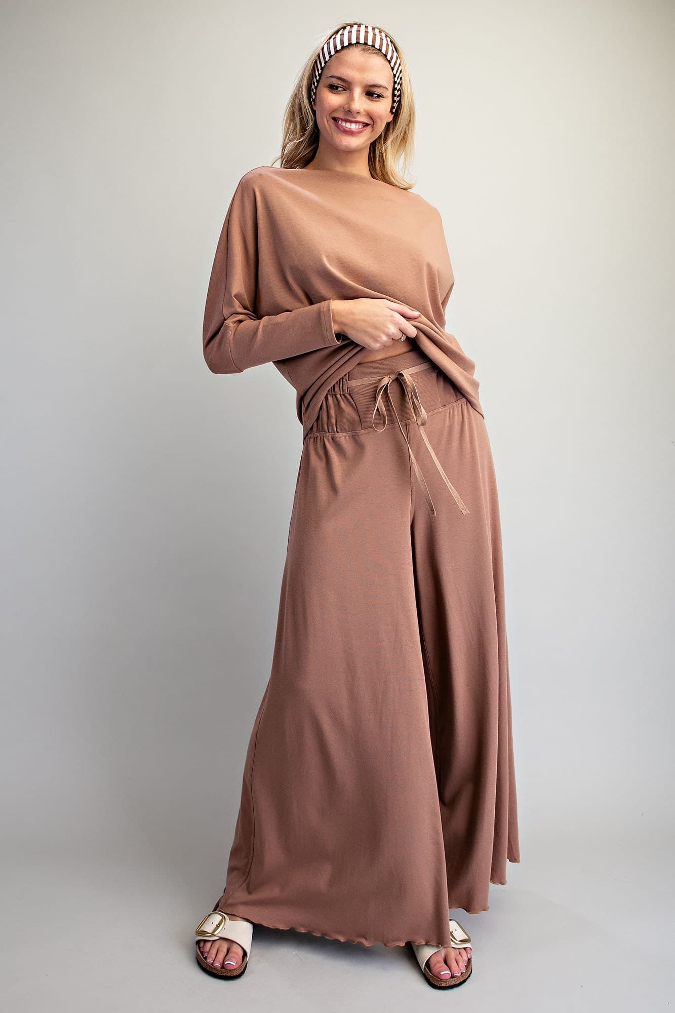 TK16999 - TOASTED ALMOND