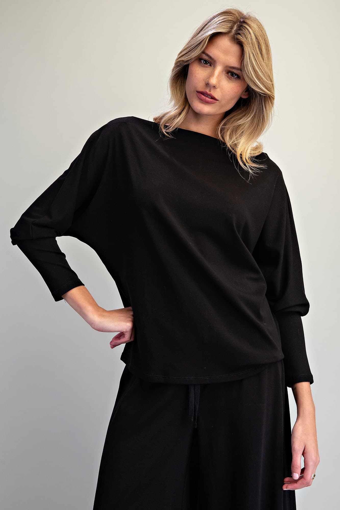 TK16999 - BLACK