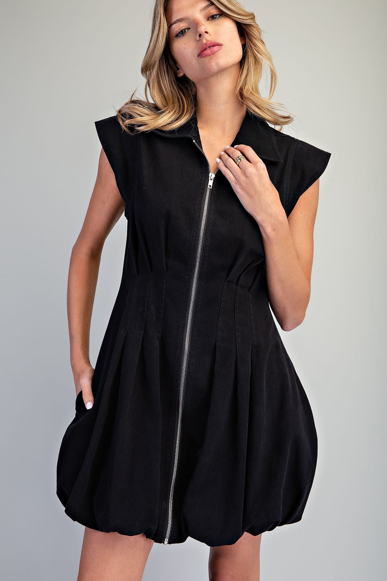 DH17146 - ASH BLACK