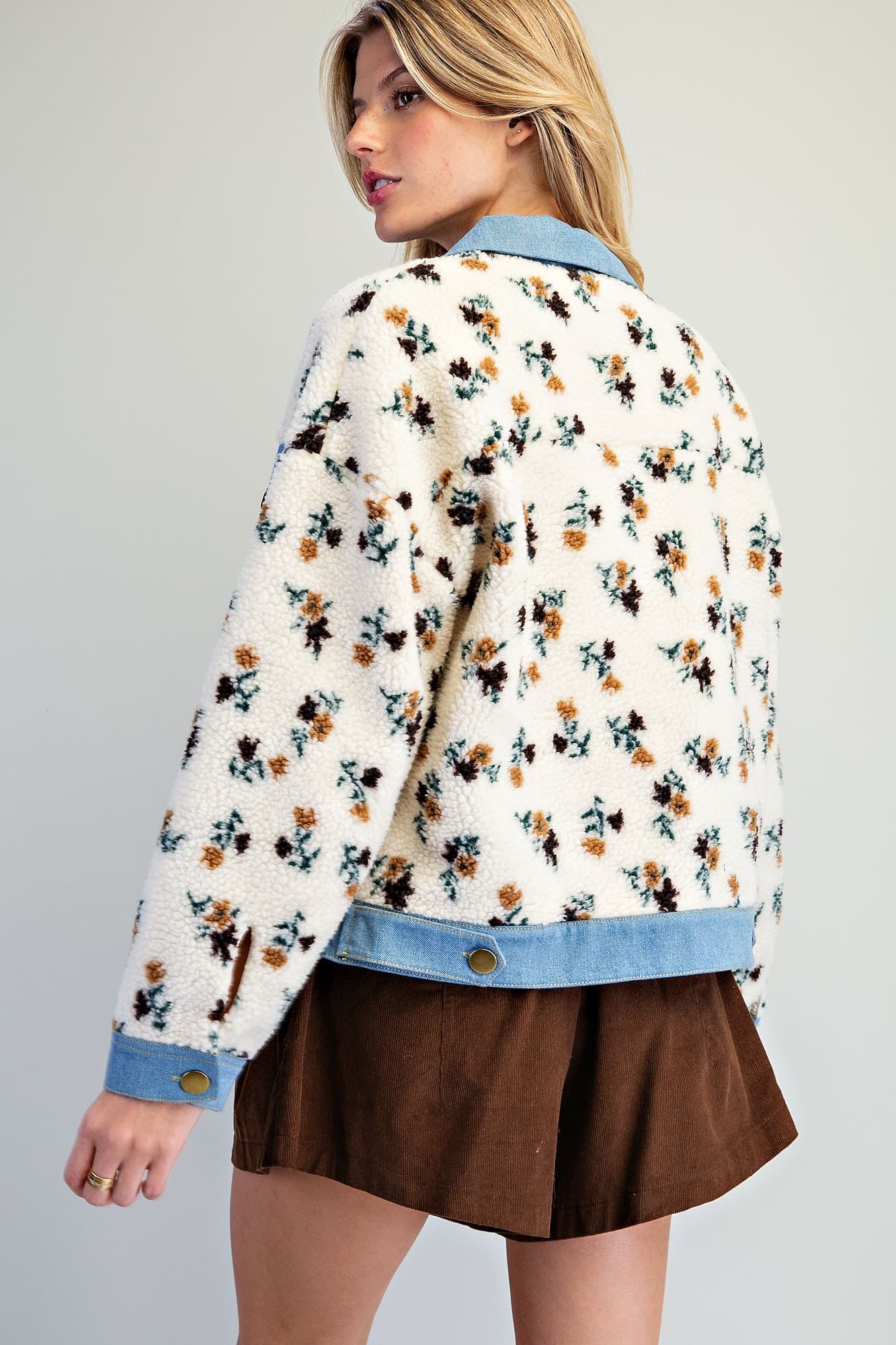JH17221 - IVORY FOREST