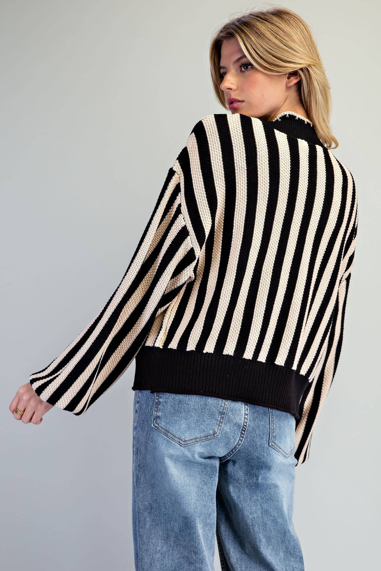 SJK16831 - BLACK
