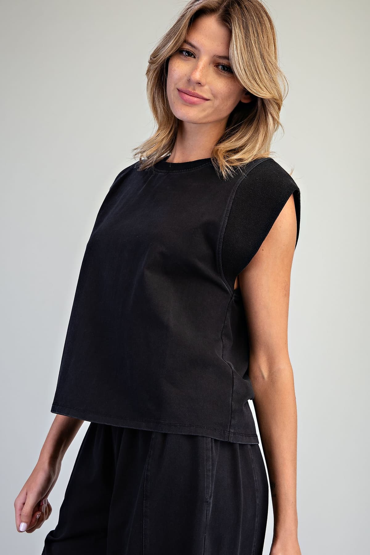 TK16571 - ASH BLACK