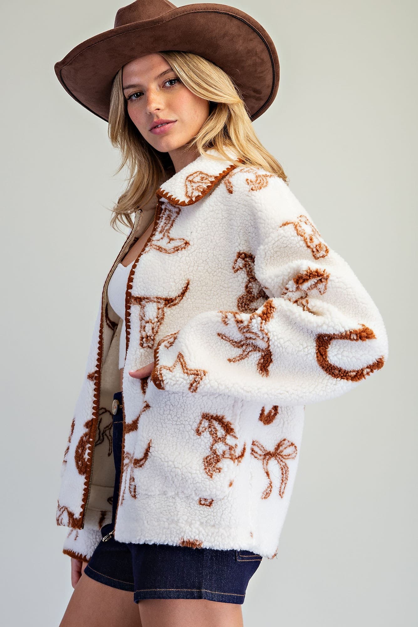 JH17423 - ALMOND LATTE