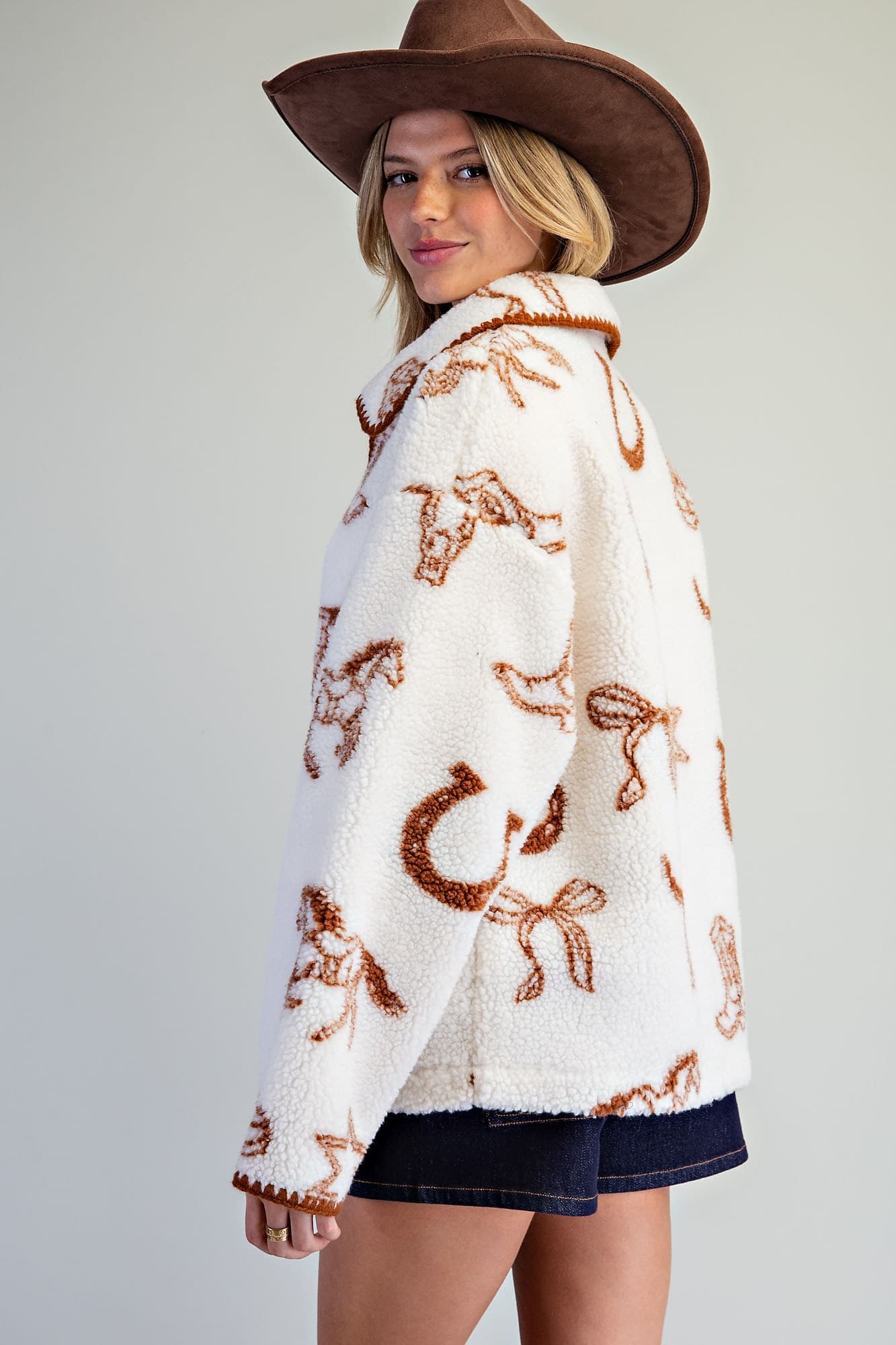 JH17423 - ALMOND LATTE