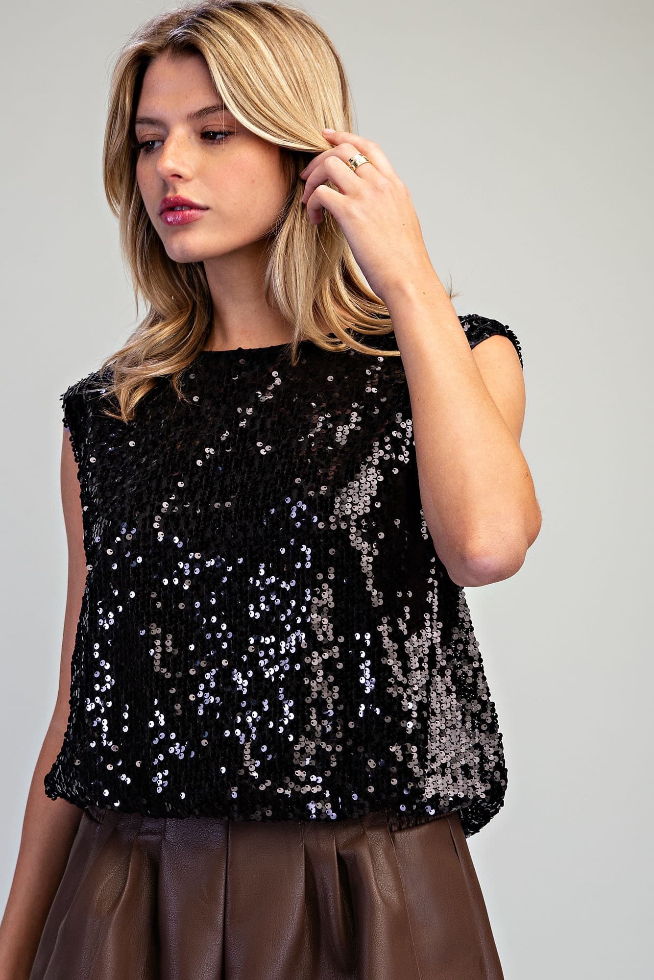 TK18324 - BLACK