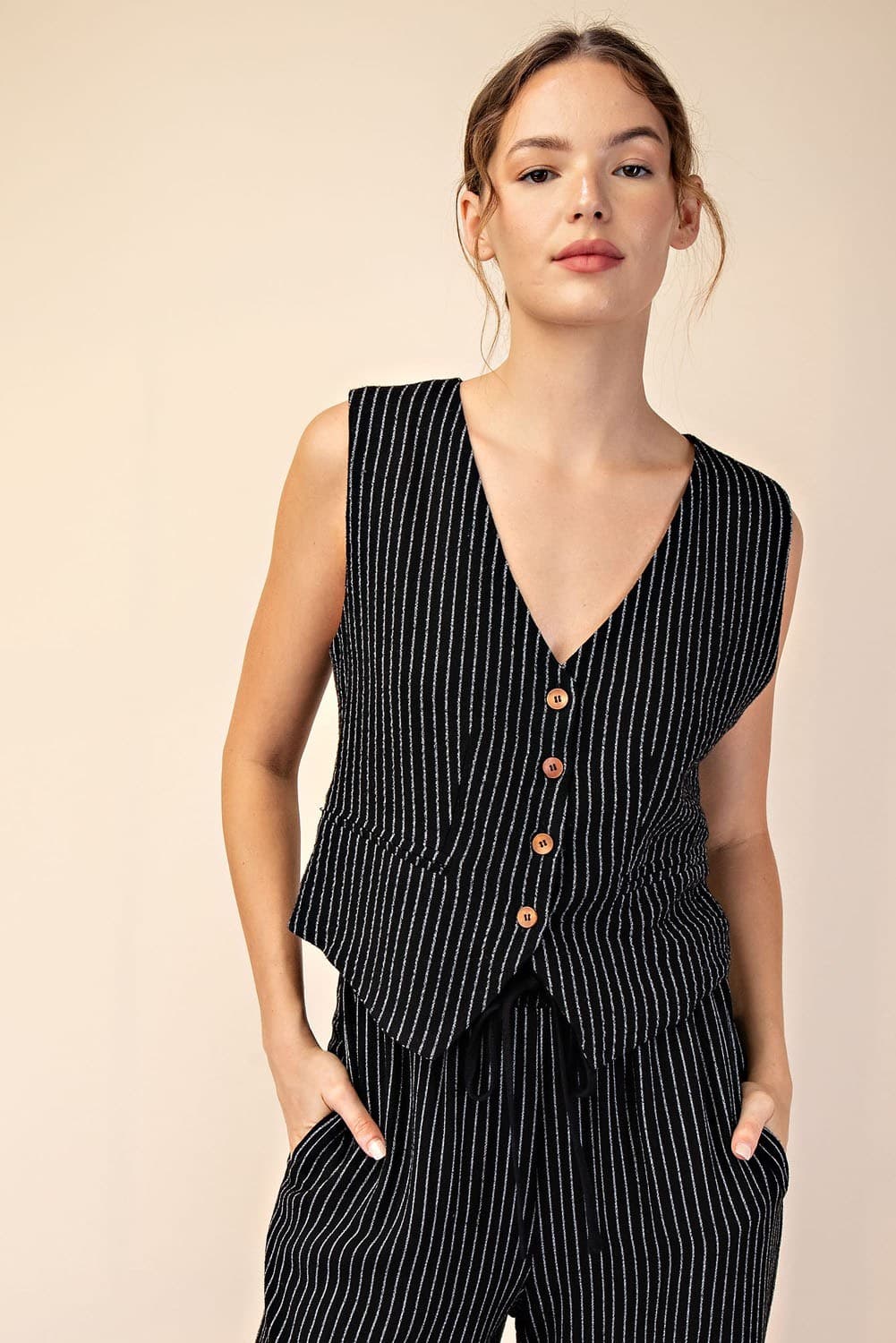 JK9047 - BLACK