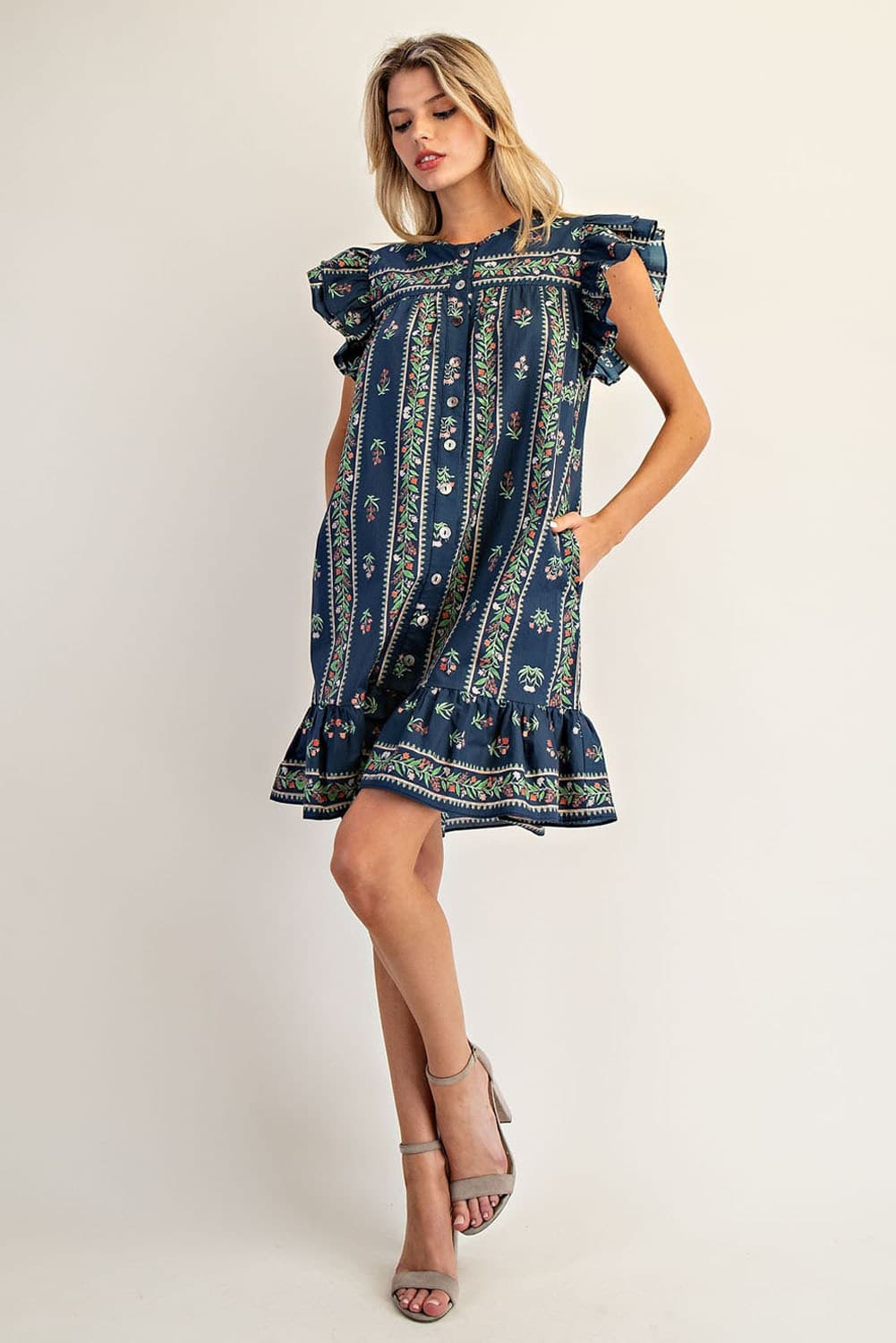 DH15175 - MIDNIGHT GARDEN
