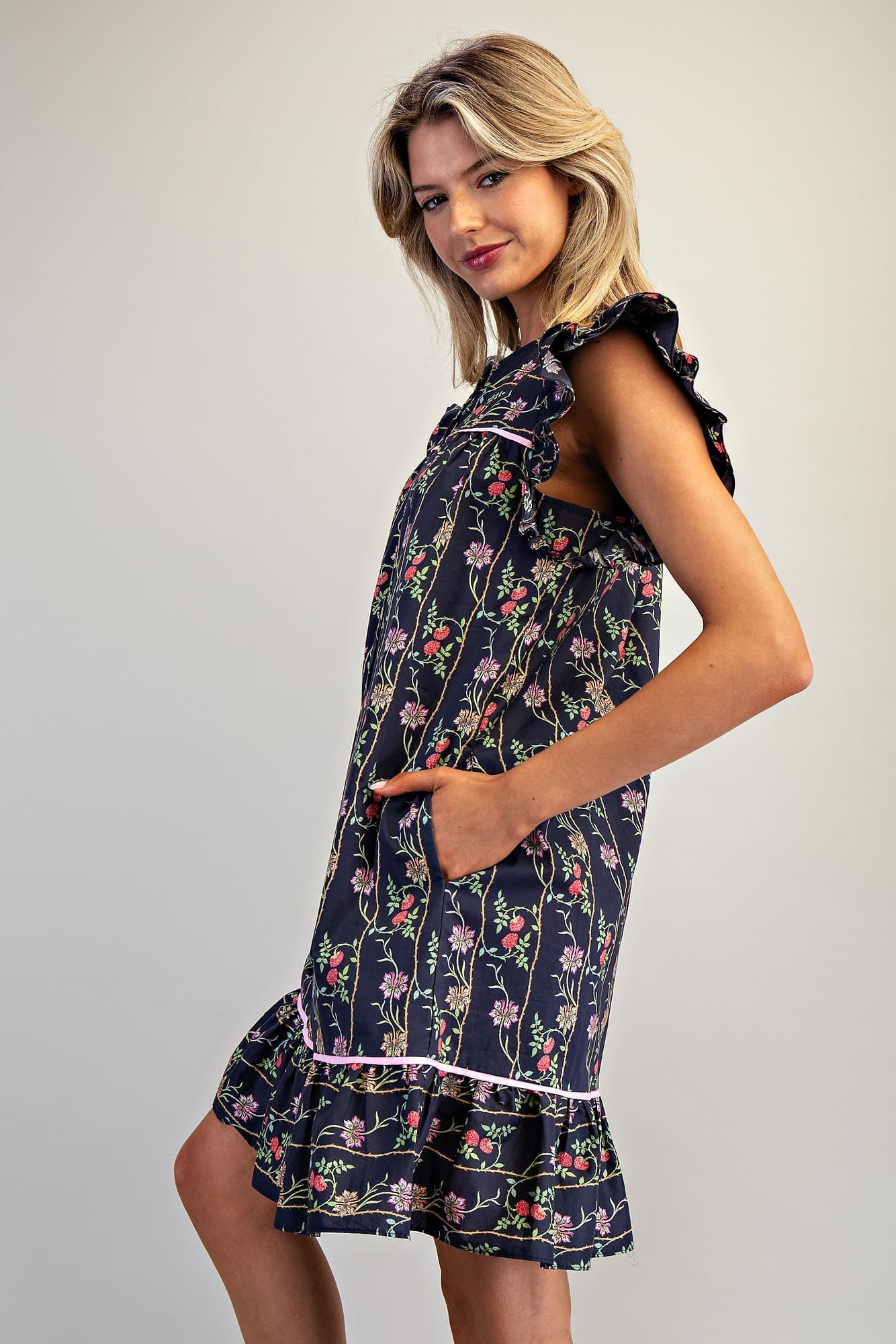 DH15370 - NAVY