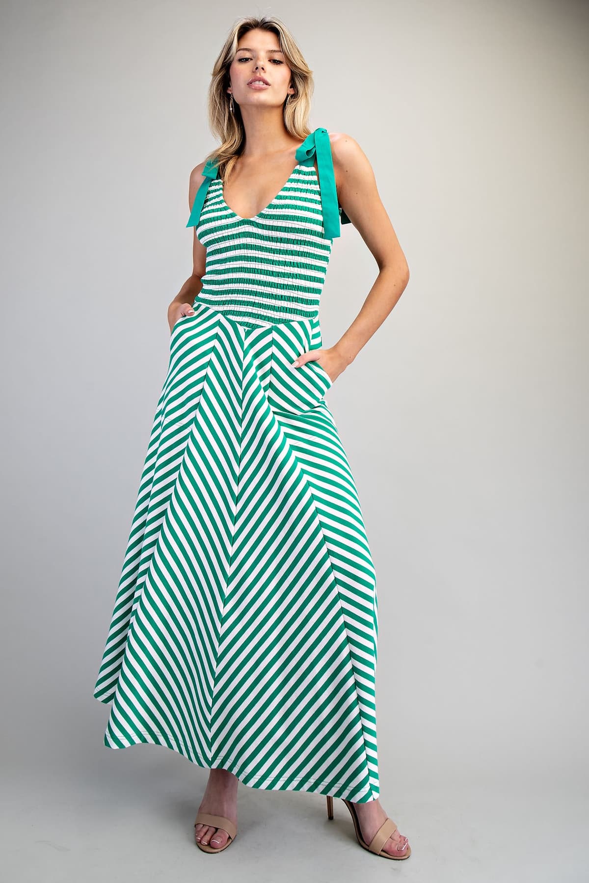 DK14894 - SPRING GREEN