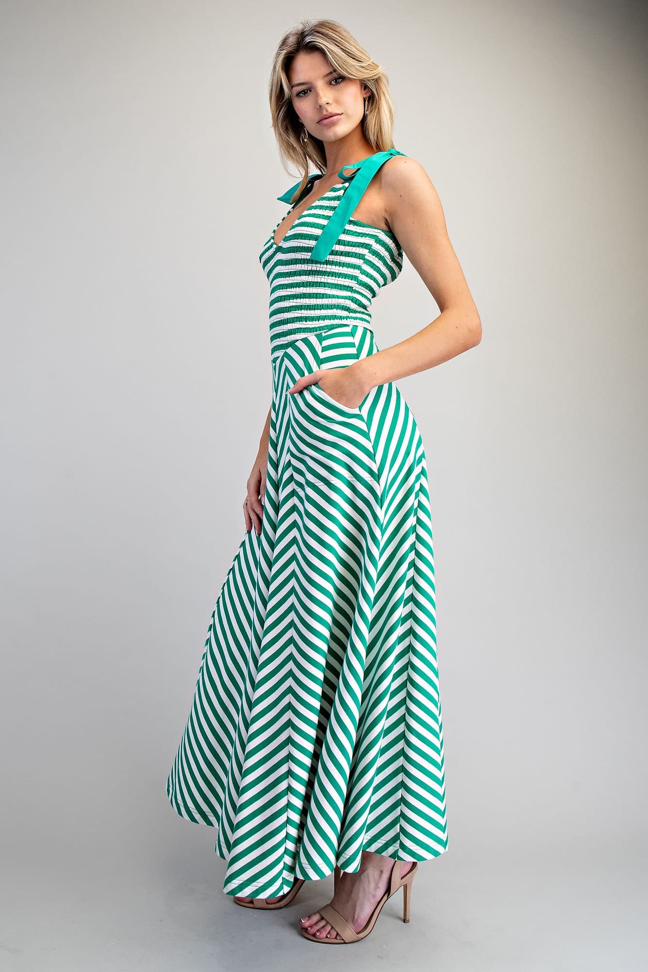 DK14894 - SPRING GREEN